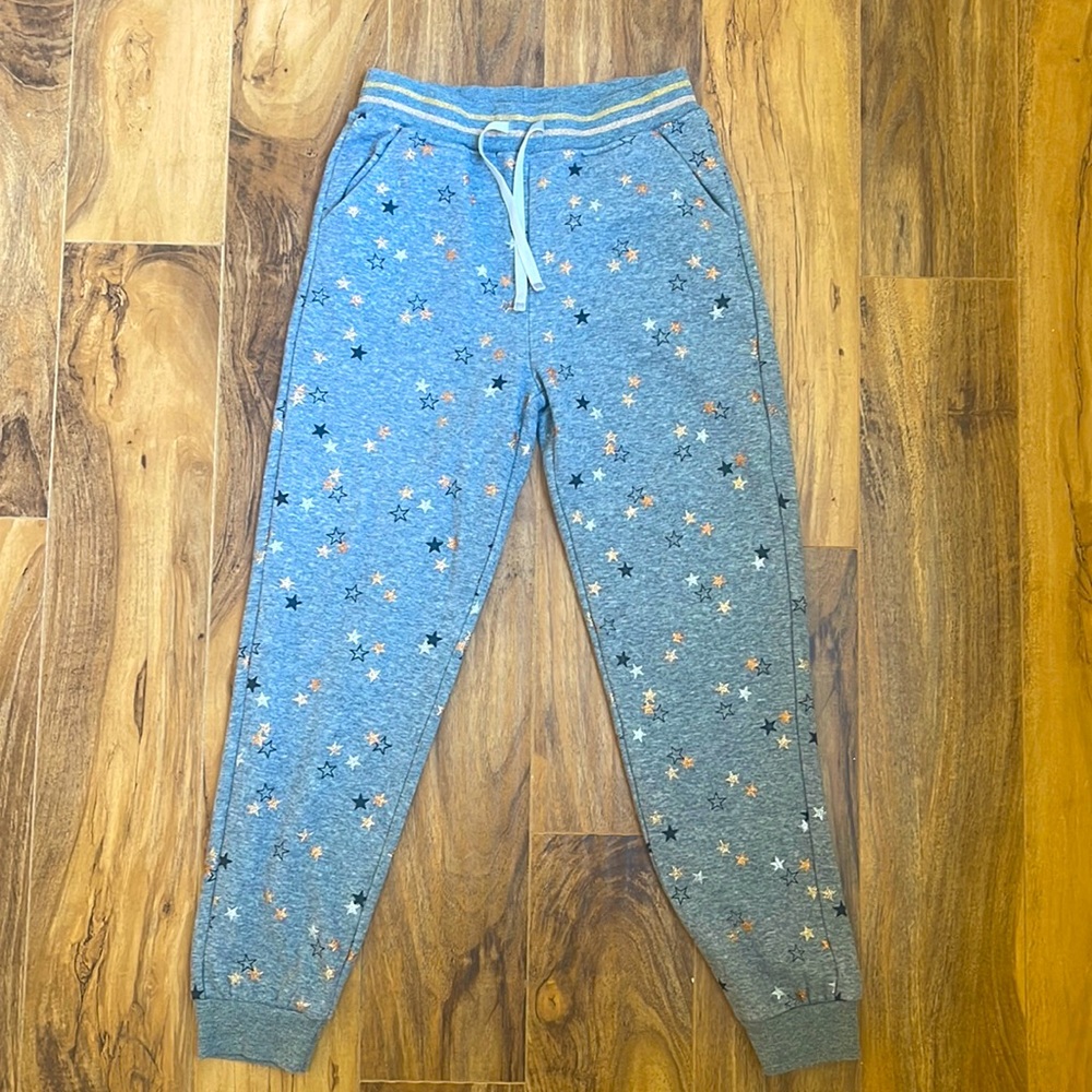 EPIC THREADS Stars Girls Sweats/ Joggers / Gray w/Black, Gold, Silver Stars / L